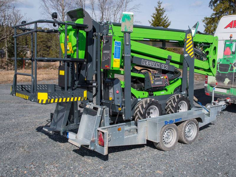 LEGUAN 190 | Teleskop Arbeitsbühne Transport | leichter Transport durch Leguan Spezialanhänger